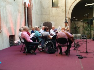 Il Coro degli Afasici di Trieste durante le prove al Vocalmente A Cappella Festival